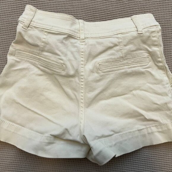 white shorts - Picture 2 of 3